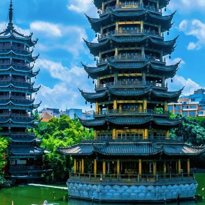 桂林+漓江+龙脊梯田+阳朔+贵州黄果树景区+梵净山+西江千户苗寨+荔波10日9晚跟团游