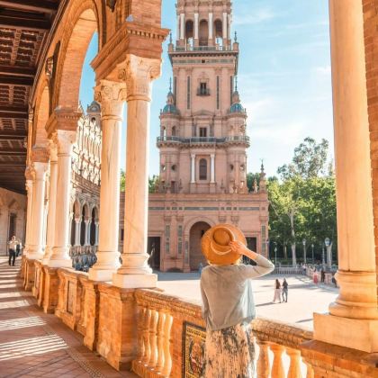 西班牙巴塞罗那+马德里+塞维利亚+格拉纳达12日11晚私家团