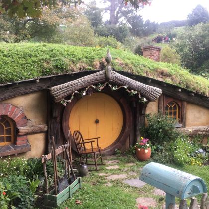 新西兰北岛+霍比特村+怀托摩萤火虫洞+奥克兰+罗托鲁瓦4日3晚跟团游