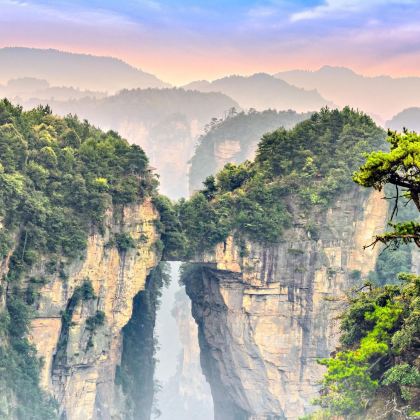 长沙+张家界+芙蓉镇+凤凰7日6晚私家团