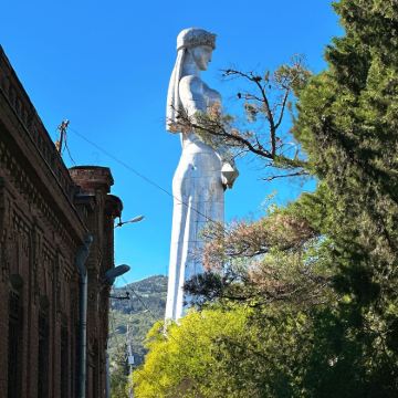 格鲁吉亚+阿塞拜疆+亚美尼亚12日10晚私家团