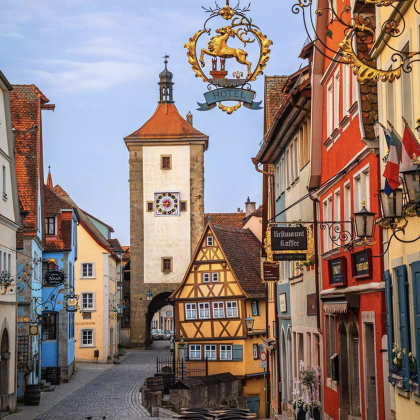 奥地利维也纳+布达佩斯+布拉格+布拉提斯拉瓦老城5日4晚跟团游