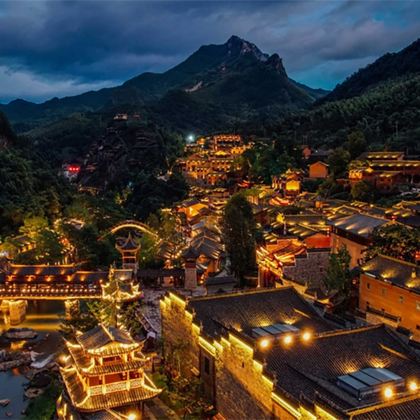 江西南昌+庐山风景名胜区+景德镇+婺源篁岭景区+望仙谷+三清山风景区6日5晚跟团游