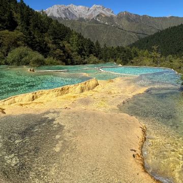 成都+九寨沟风景区+三星堆博物馆5日4晚自由行