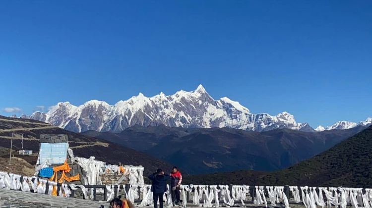 9D8N · Group Tours · Chian + Tibet + Lhasa + Potala Palace + Nyingchi + Basum Tso + Laigu Glacier + Lulang Forest + Bomi + Yamdrok Lake 