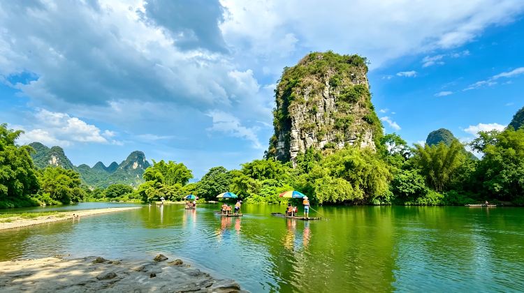 4-Day China + Guilin + Yangshuo: Guilin Li River 3-star cruise & Impression Sanjie Liu Show