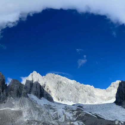 云南昆明+大理市+丽江+香格里拉+玉龙雪山+普达措国家公园8日7晚拼小团