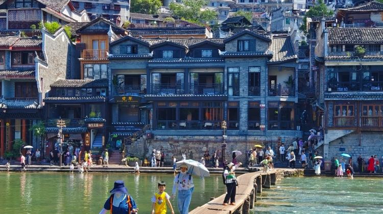 8D7N · Private Tours · Changsha + Tianmen Mountain National Forest Park + Zhangjiajie National Forest Park + Furong Town + Fenghuang Ancient Town