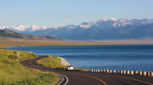 新疆烏魯木齊+北疆8日7晚跟團遊·探春北疆+6人升級大7座+1晚禾木木屋+那拉提旁酒店+下午茶+禾木航拍+6月獨庫公路