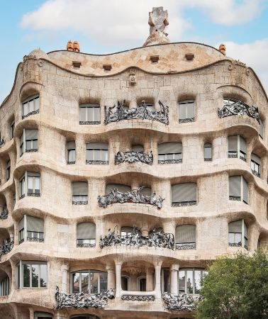 7D6N • Spain · Barcelona to Madrid via Girona & Toledo · Perfect family adventure