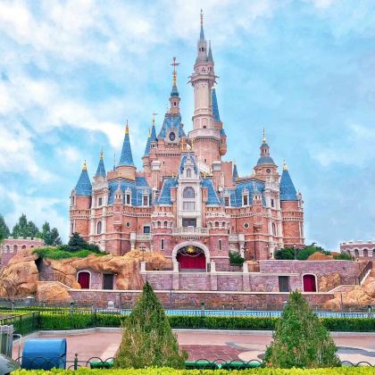 上海迪士尼度假区+南京+无锡+苏州+杭州+乌镇8日7晚跟团游