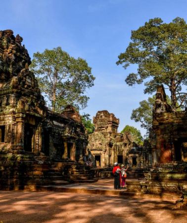 5D4N • 5-Day 4-Night Cambodia Siem Reap Angkor Wat Guided Tour: Small Group of 12 People, Siem Reap Only, No Shopping, Chinese-Speaking Guide, In-Depth Tour of Phnom Penh Royal Palace, Small Circuit, Outer Circuit, Tonle Sap Lake