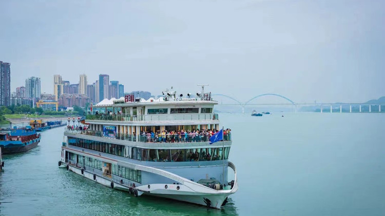 宜昌+神农架+长江三峡+三峡大坝5日4晚拼小团·8人超V小团#媲美自驾游·清凉避暑28度亲子游【云梦九湖·船游西陵峡】乘游轮/过葛洲坝船闸#梅花鹿“小奈良”+大九湖玩足4小时|九湖晨雾·6大园区全含|专车接送站/专属V管家