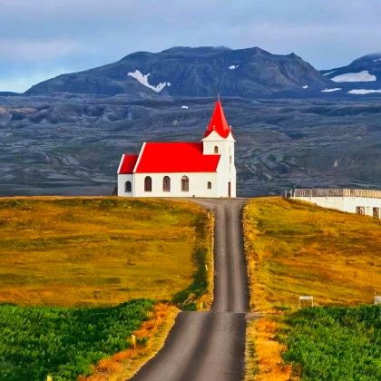 冰岛蓝湖+基尔丘山+黄金旅游圈+黑沙滩+冰河湖9日6晚跟团游