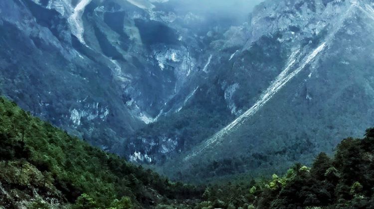 6D5N · Group Tours · Yunnan + Kunming + Dali City + Lijiang + Erhai Lake + Yulong Snow Mountain + Stone Forest Scenic Area