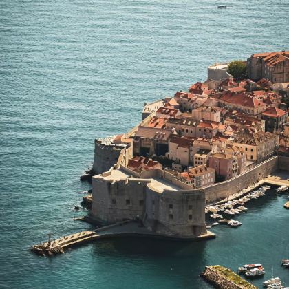 克罗地亚8日7晚私家团