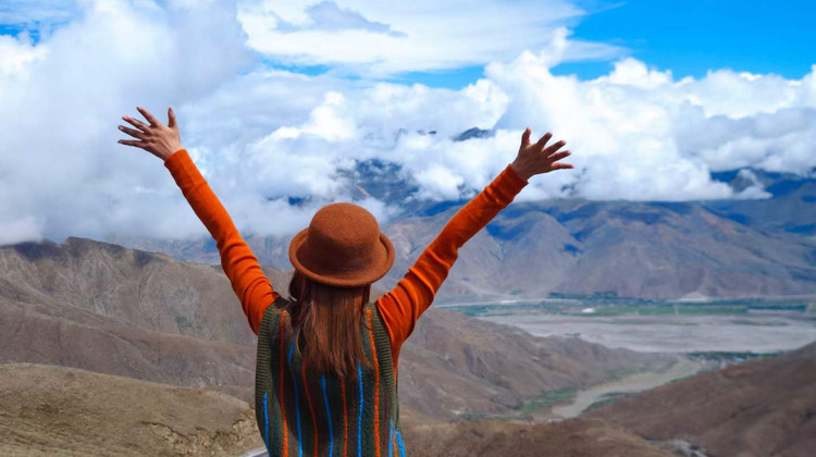 川藏南线318夏季避暑10日游：草原湖泊森林，稻城亚丁徒步全攻略