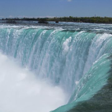 加拿大多伦多+尼亚加拉瀑布+金斯顿+蒙特利尔+魁北克城+班夫国家公园+温哥华+维多利亚14日13晚私家团