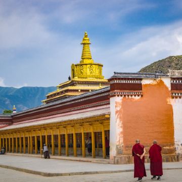 甘南+扎尕那+黄河九曲第一湾+拉卜楞寺+官鹅沟大景区+麦积山石窟+甘加秘境+炳灵寺世界文化遗产旅游区+崆峒山+红军会师楼11日10晚私家团