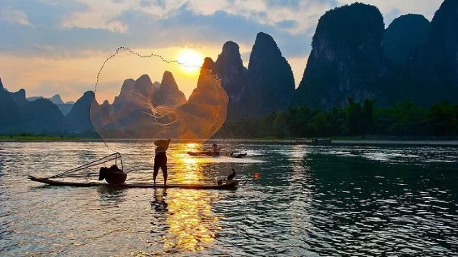 5-Day Guilin & Yangshuo Discovery Private Tour·Li River, Yulong River Bamboo Raft, Longji Rice Terraces and Elephant Trunk Hill