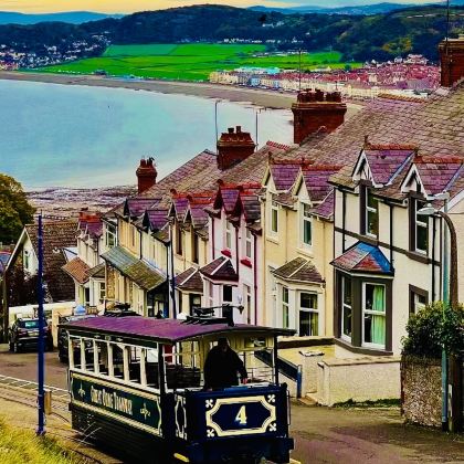 英国伦敦+牛津+剑桥+科茨沃尔德+兰迪德诺+康威11日10晚私家团