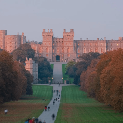 英国伦敦+拜伯里+雷丁+温莎城堡+牛津大学+巨石阵+巴斯小镇+索尔兹伯里大教堂4日3晚跟团游