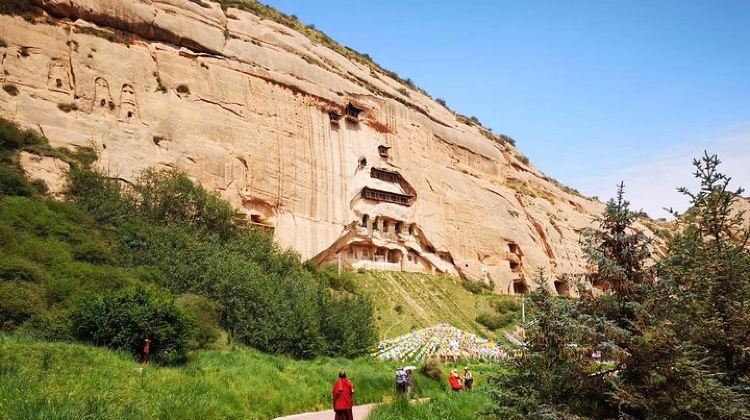 2D1N · Private Tours · 2-Day Zhangye Private Tour: Binggou Danxia, Zhangye Danxia Geo Park, Mati Temple Grottoes
