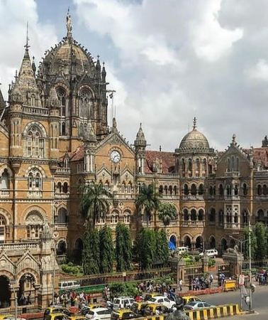 2D1N • Mumbai Gems: 2-Day Private Tour with Elephanta, Slum & Dabbawala