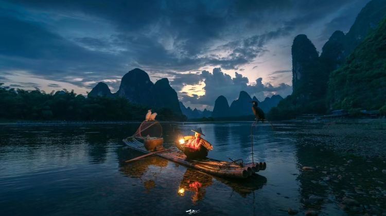 6D5N · Group Tours · Emperor Voyage: 'All Tips Included' China+ Guilin + Yangshuo + Li River Scenic Area +Longji Rice Terraces 