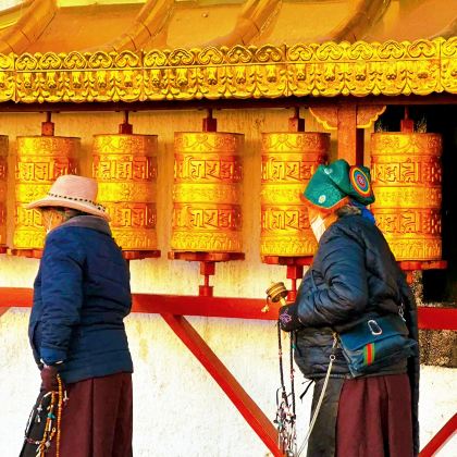 拉萨+日喀则+布达拉宫+羊卓雍错+珠峰大本营+纳木措景区9日6晚私家团