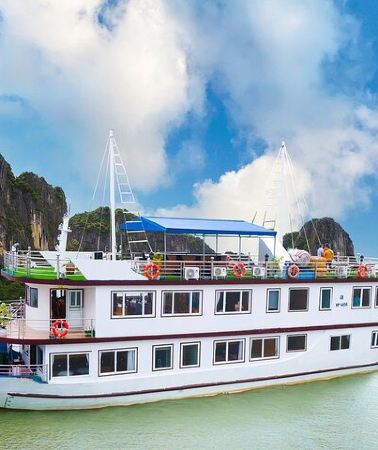 2D1N • Halong Bay and Lan Ha Bay 2 Days 1 Night with Sunlight Premium
