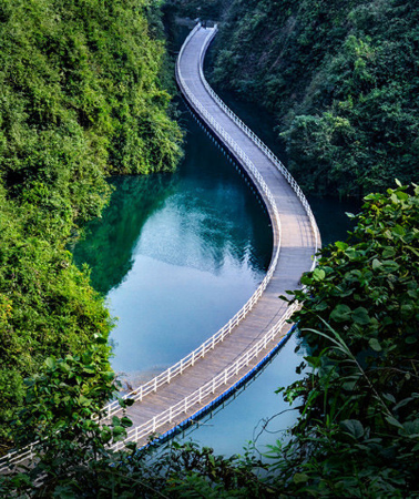 5D4N • Enshi Grand Canyon Scenic Area - Hefeng Pingshan Tourist Area - Shiziguan Tourist Area - Xuan'en Gongxiu Cruise - Enshi Popular Scenic Area Luxury Tour with Guided Commentary, Door-to-Door Transfers, and Luxury Hotel Accommodation