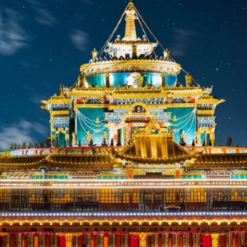 色达+四姑娘山景区+鱼子西+新都桥4日3晚拼小团