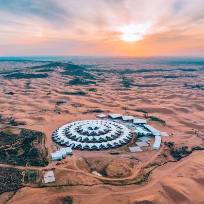 呼和浩特+辉腾锡勒草原+乌兰哈达火山地质公园+响沙湾+敕勒川草原5日4晚跟团游