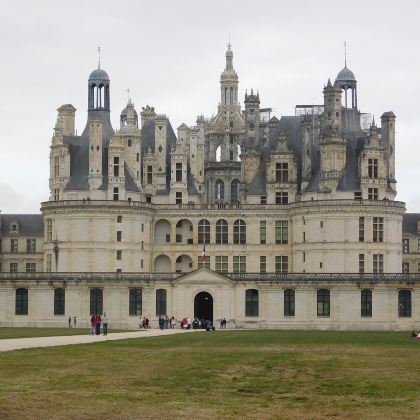 荷兰阿姆斯特丹+阿维尼翁+巴塞罗那+波尔多+巴黎+卢森堡+法兰克福13日12晚跟团游