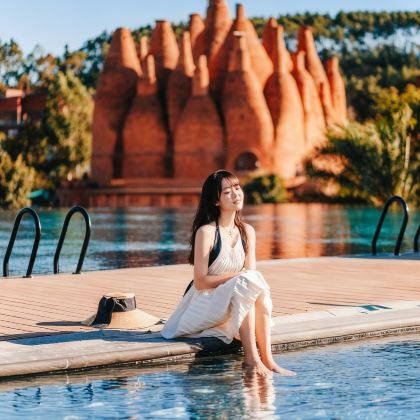 云南昆明+弥勒+元阳+建水+抚仙湖6日5晚拼小团