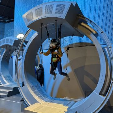 博物馆讲解·上海科技馆+奇骥奔腾双展联票+上海科技馆2小时讲解半日亲子营，【双展门票+讲解】，沉浸【科学+文化】盛宴