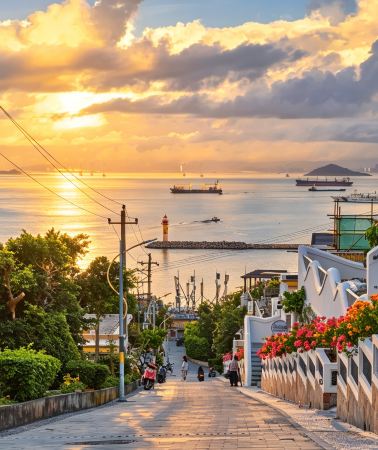 6D5N • Hong Kong-Zhuhai-Guangzhou-Shunde-Foshan-Zhongshan-Macao Explore six distinctive cities & taste genuine regional cuisines