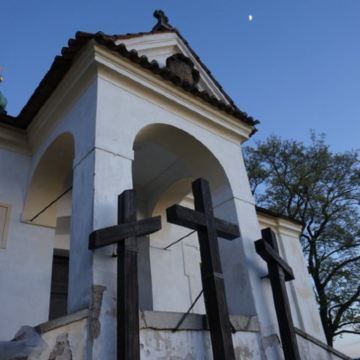 捷克克鲁姆洛夫+黑塔+百威啤酒厂+泰尔奇+赫卢博卡城堡2日1晚私家团