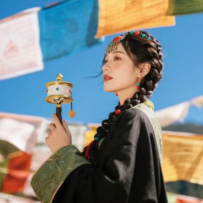 丽江+玉龙雪山+香格里拉5日4晚跟团游