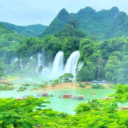 广西崇左+德天跨国瀑布景区+靖西+峒那屿湾景区3日2晚拼小团