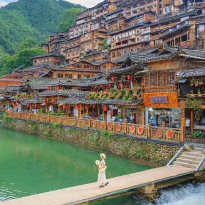 贵州黄果树景区+西江千户苗寨+荔波5日4晚跟团游