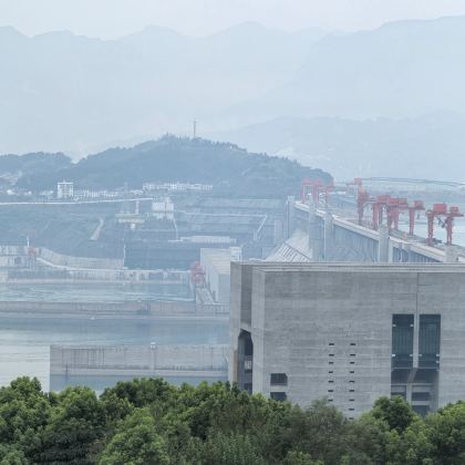 宜昌+襄阳+神农架6日5晚私家团