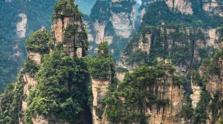 5-day 4-night · Private Tour · Zhangjiajie + Yuanjiajie Scenic Area + Zhangjiajie Grand Canyon + Charming Xiangxi Grand Theater + Tianmen Mountain National Forest Park + Changsha·  