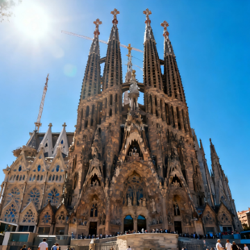 西班牙巴塞罗那+格拉纳达+塞维利亚+科尔多瓦+马德里12日10晚私家团