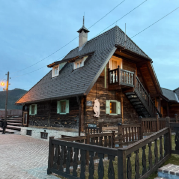 塞尔维亚12日11晚私家团