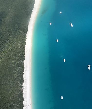 4D3N • Whitsunday Islands, Australia + Airlie Beach + Sunset sailing + 60min scenic flight over Heart Reef + Whitehaven Beach speedboat + Hardy Reef