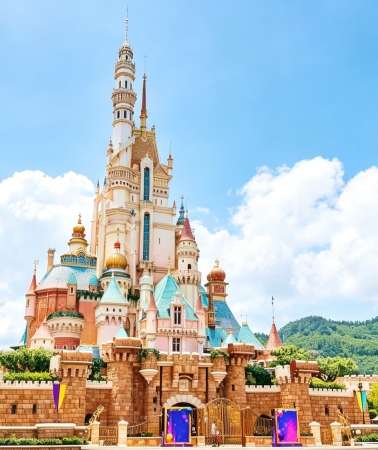 4D3N • Family Fun at Disneyland + Complimentary Dream Cruise + Tai Kwun in Central + Kowloon Walled City Light and Shadow Exhibition + Avenue of Stars HK