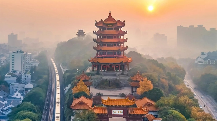 武汉+黄鹤楼+恩施市+恩施大峡谷5日4晚私家团·【极目楚天舒~硒都秘境游】宿1晚峡谷景区酒店/江南三大名楼之黄鹤楼.东湖.省博馆.户部巷+世界地质奇观—恩施大峡谷+腾龙洞.暗河入洞群+土司城~管家服务.0购物.接送站/机