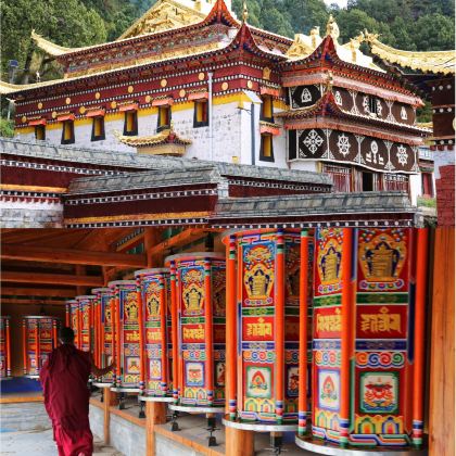 甘南+扎尕那+黄河九曲第一湾+拉卜楞寺+官鹅沟大景区+麦积山石窟+甘加秘境+炳灵寺世界文化遗产旅游区+崆峒山+红军会师楼9日8晚私家团